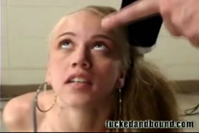 Xxx elle la regarde dormir