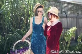 Ancien sex entre filles avec pinese