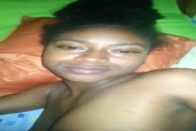 Une femme nike avece en chevale