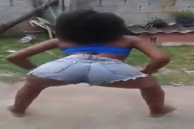 Xnxx bnat le chein