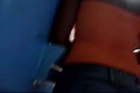 Il baise une femme dans une boite de nuit francaise