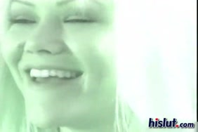 Il encul sa soeur par force dans son li