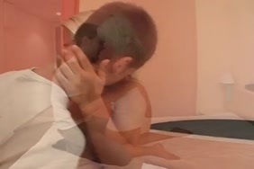 Fille nue dort