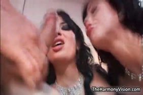 Www.un cheval nik une femme sexy