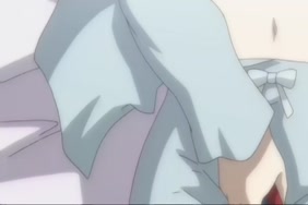 Il la fait boire et la baise dans son sommeil