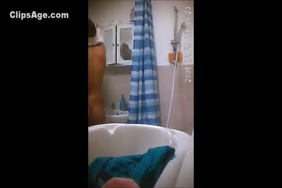 Frere nik sa souer dans le lit pandent la nuit