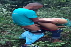 Photo porno dune fille qui se masturbe avec la queue du serpent
