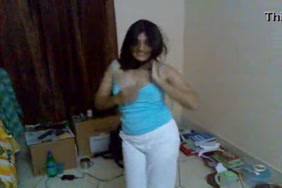Tres tres longue penice baise la femme