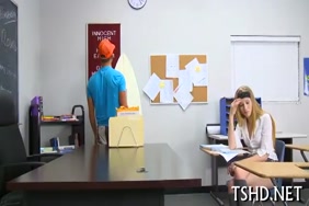 Video encuentra cojiendo a su esposa