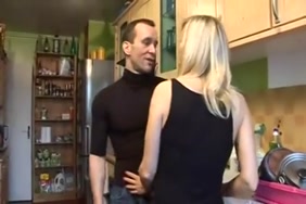 Femme viole un garcon porno