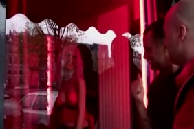 Un ado garcon fait lamour avec sa seur a la cuisinne