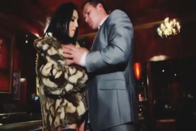 Un pere qui baise sa fille durant la nuit