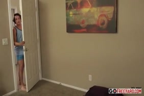Elle apprend a son frere a se branler en français