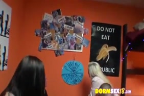 Xnxx grand femme avec des petit garcon