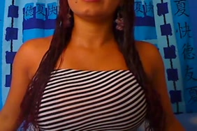 Femme nu a les hanches large arabe