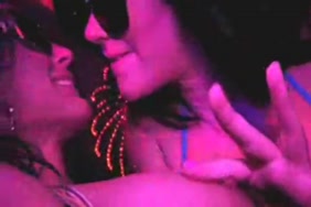 Porno videos lesbiennes 1 minute en yelechargement