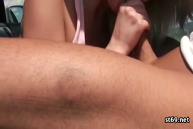 Il profite de la sommeil de sa mere porno