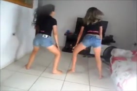 Porno il viole sa grand mere agressivement la nuit video gratuit
