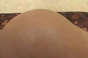 Surpris par maman baiser sa soeur