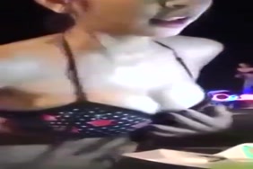 Une femme noir qui fait caca xxx
