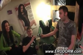 Nik dans transport film porno