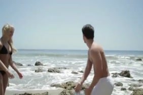 Pornographique avec le chien