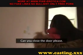 Porno des filles avec 1 homme attaché