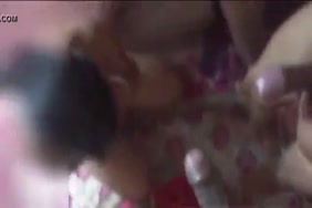 Femmes qui se fait violer par un cheval
