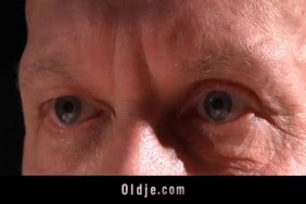 Petite xnxx porn vajine