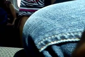 Video porno des femmes avec des poiles en stings