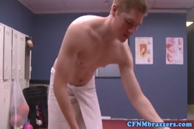 Porno baise en dorment