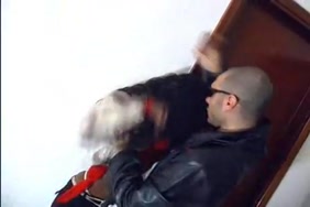 Femme qui. se fait baiser par un cheval