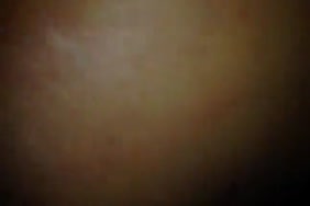 Un jeune baise les grosses fesses de la mere