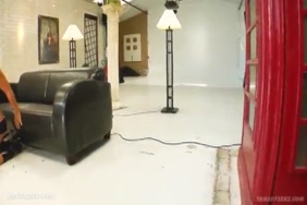 Une femme fait lamour avec un ado