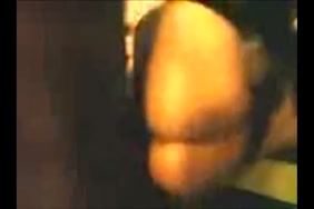 Une chien qui baise une femme