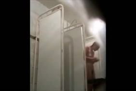 Femmes grosses nues qui dansent