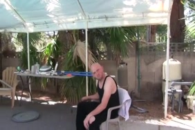 Une maman baise une fielle a l ecole