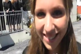 Il tente de baiser une femme aveugle