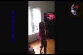 Porno des black qui ons de grosse fesse.
