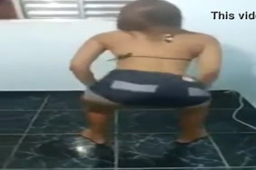 Film pornofamme aveç un chain