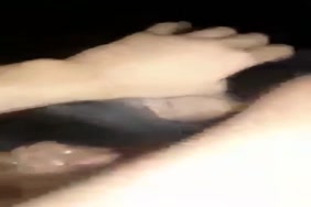 Il devierge sa soeur devant leur mère