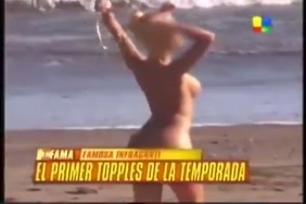 Video maman nue devant son fils